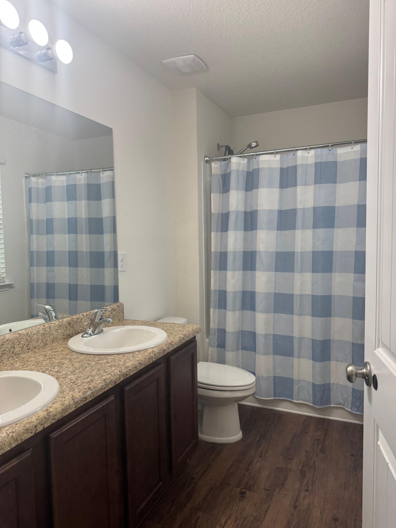 725 Widgeon Way Crestview, FL 32539 - Photo 7 of 16 IMG_1373