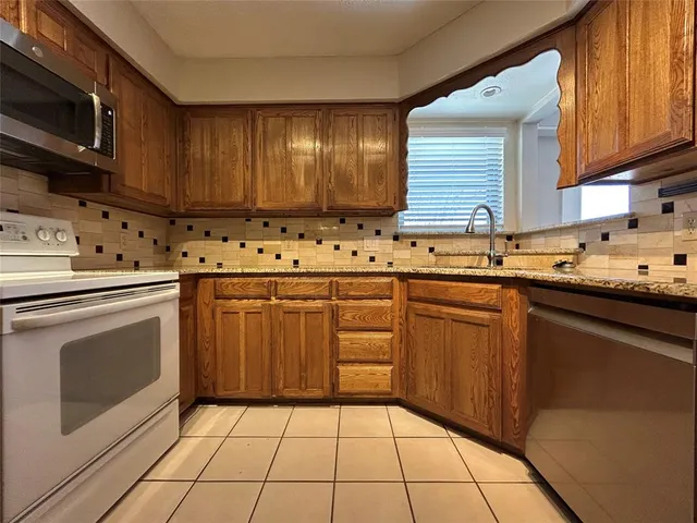 $2,195 | 7436 Meadowview Terrace, North Richland Hills, TX 76182