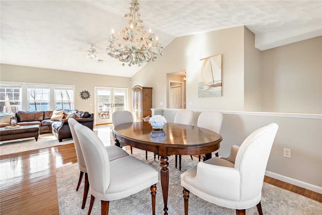 8 Melbourn Road Warwick, RI 02886 - Photo 13 of 40