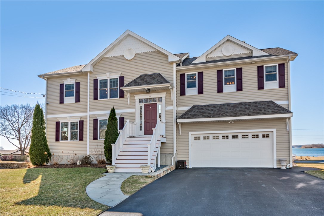 8 Melbourn Road Warwick, RI 02886 - Photo 2 of 40