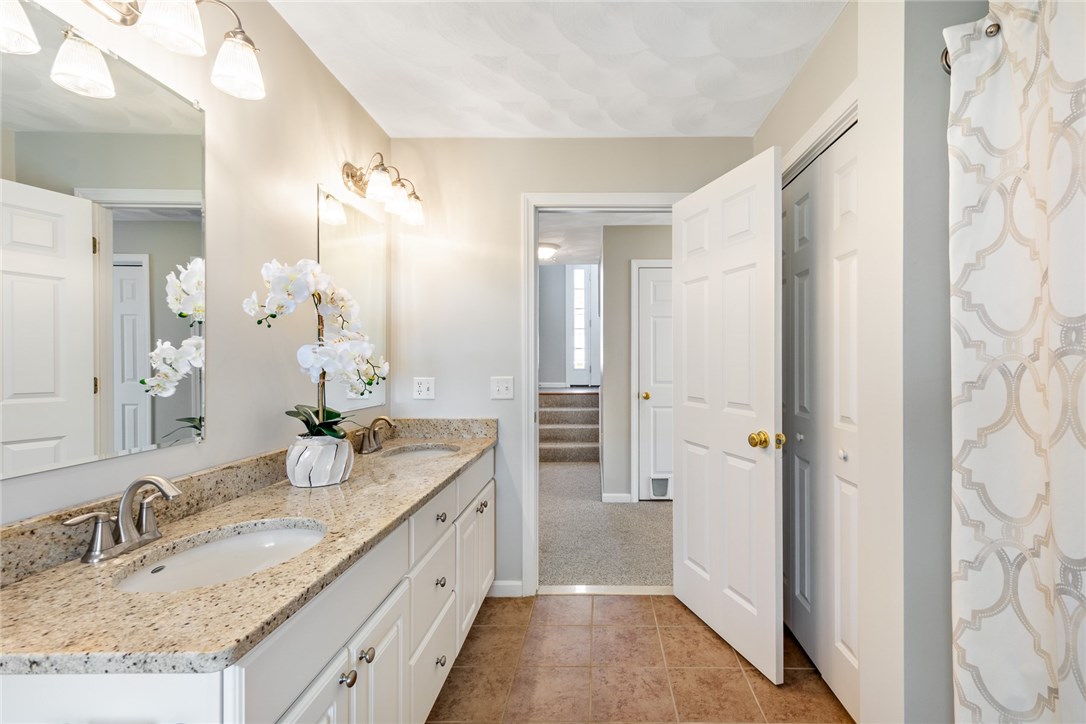 8 Melbourn Road Warwick, RI 02886 - Photo 25 of 40
