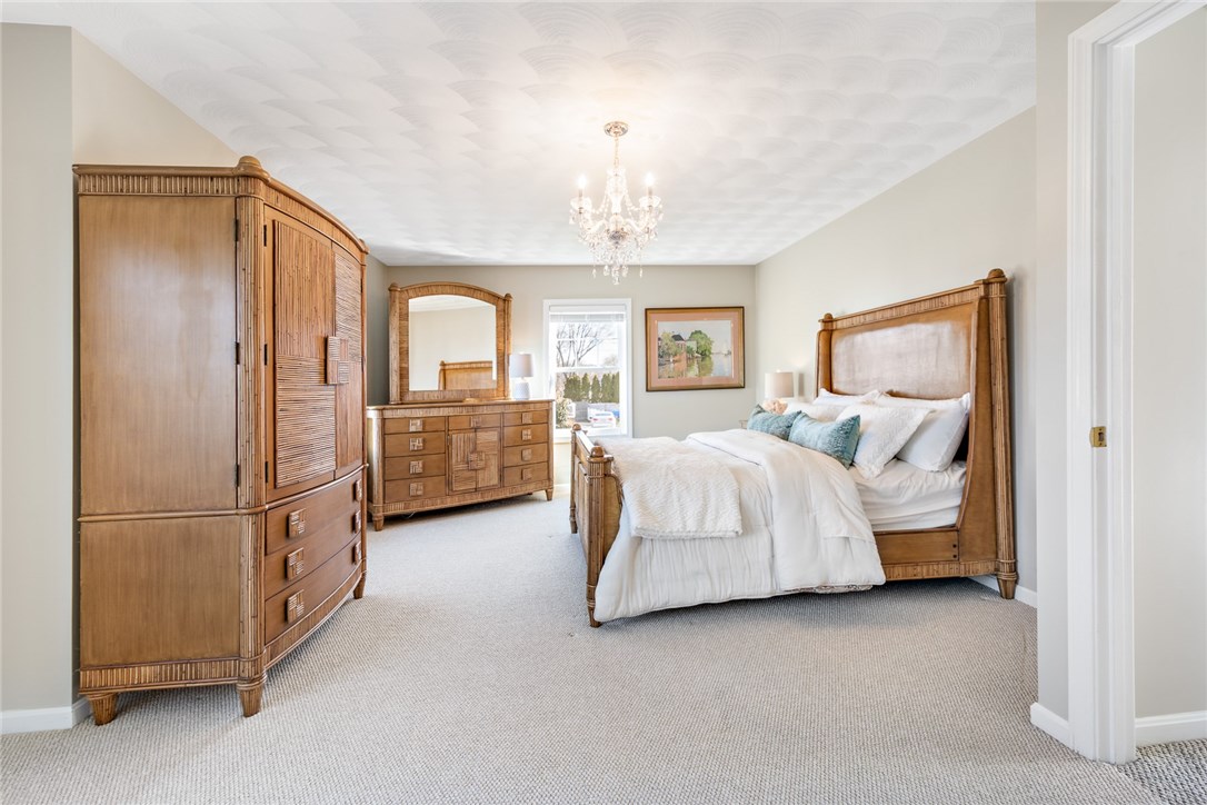8 Melbourn Road Warwick, RI 02886 - Photo 27 of 40