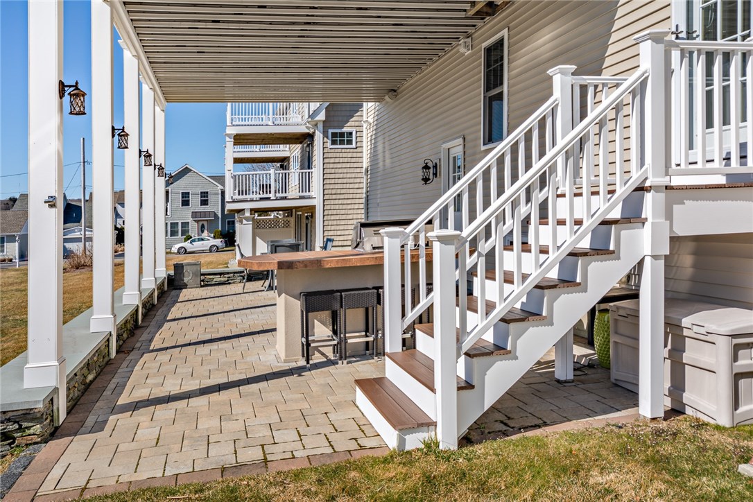 8 Melbourn Road Warwick, RI 02886 - Photo 33 of 40