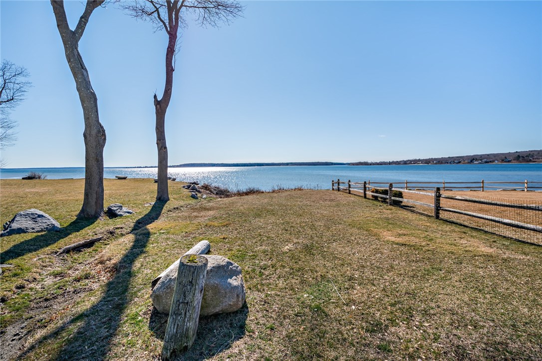 8 Melbourn Road Warwick, RI 02886 - Photo 35 of 40