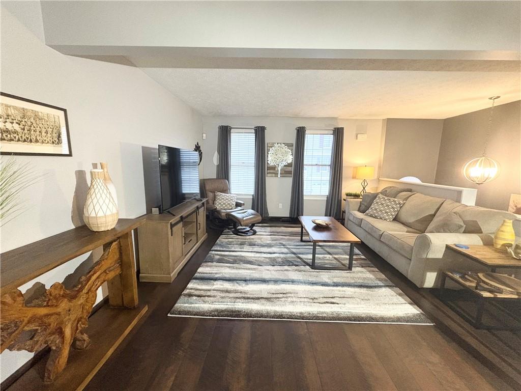 308 Brohios Drive Monaca, PA 15061 - Photo 10 of 28 Living room