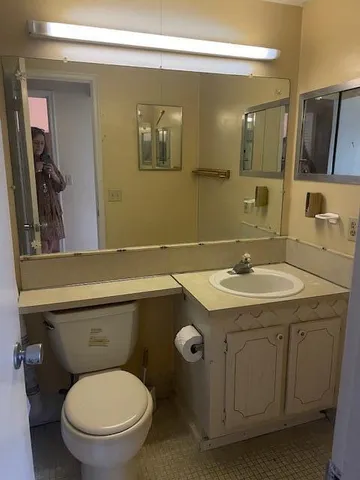 a bathroom with a tub