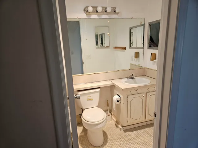 $1,200 | 14 Waltham East, Unit A, West Palm Beach, FL 33417