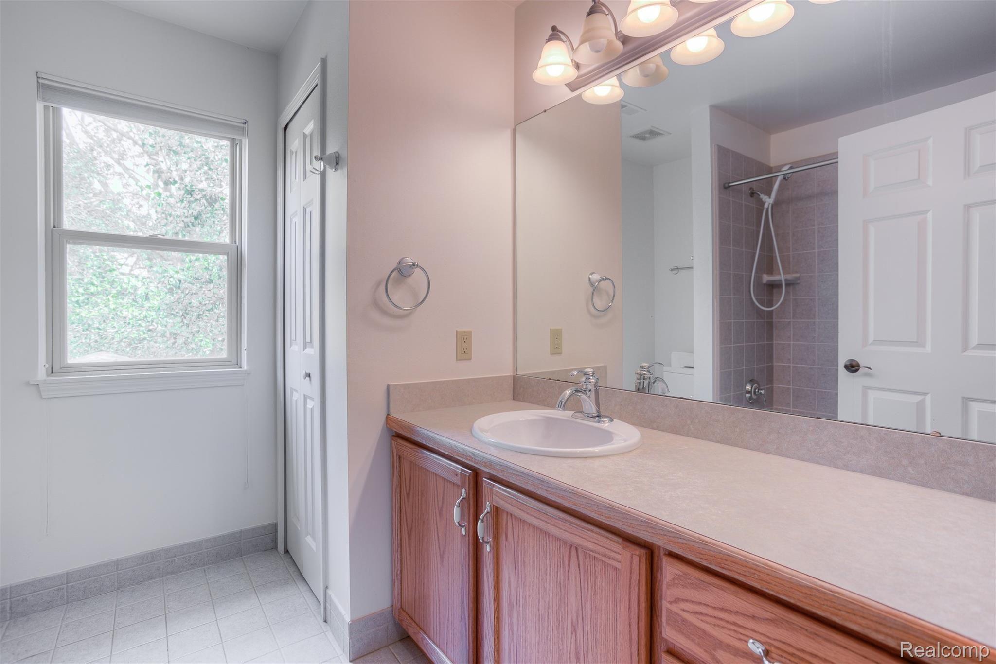 3930 Dunning Road Rochester, MI 48309 - Photo 35 of 49