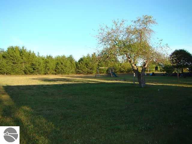 2543 North Lamb Road Interlochen, MI 49643 - Photo 12 of 15 1708796-11.JPG
