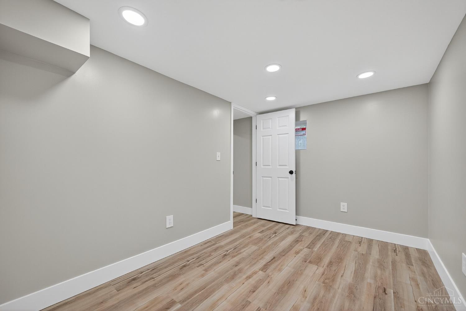 126 Riddle Road Woodlawn, OH 45215 - Photo 25 of 39 Gallery Image 25