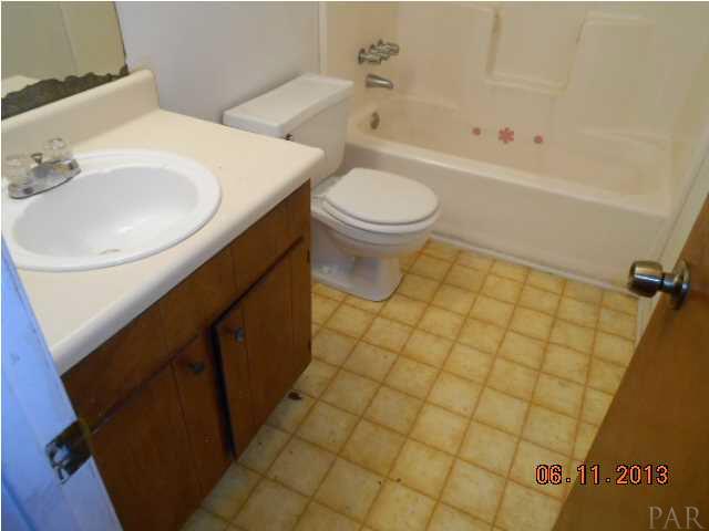 7250 Hilburn Road, Unit 3 Pensacola, FL 32504 - Photo 7 of 7 Gallery Image 7