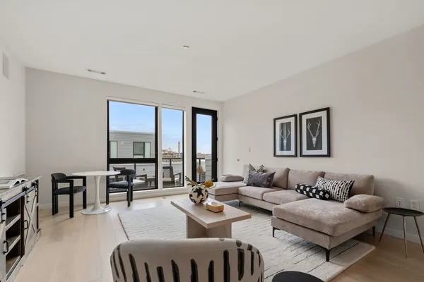 $939,000 | 45 West 3rd Street, Unit 514, Boston, MA 02127