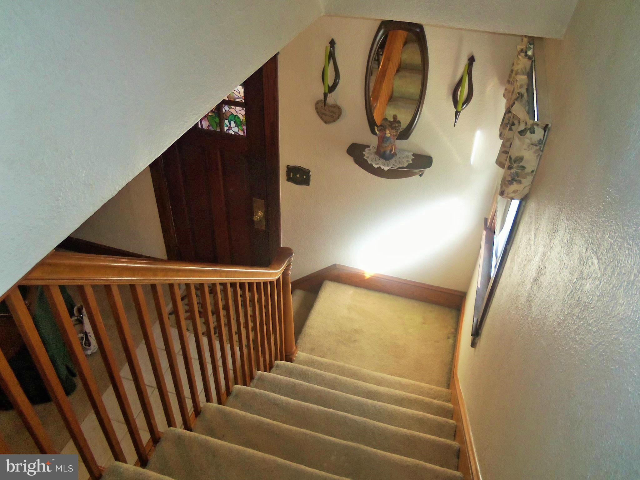 5574 Ashbourne Road Baltimore, MD 21227 - Photo 24 of 29 a view of entryway