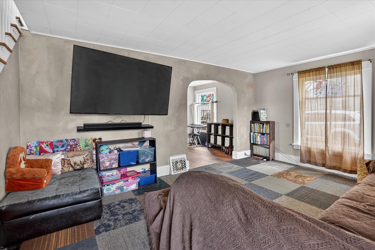 308 James Street Parma, MI 49269 - Photo 9 of 35