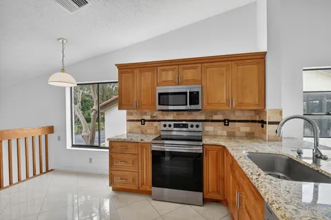 $249,000 | 10231 North Circle Lake Drive, Unit 201, Boynton Beach, FL 33437