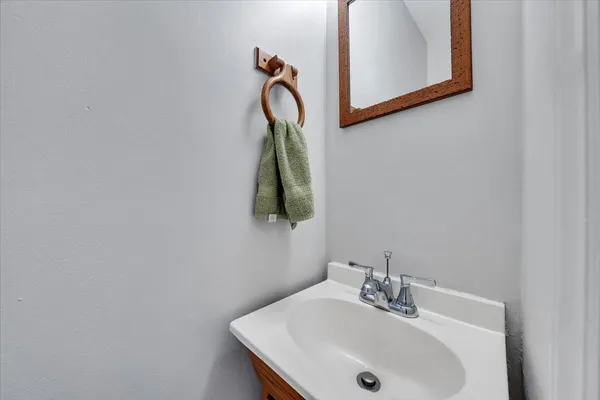 $184,900 | 2615 Glade Drive Southeast, Christiansburg, VA 24073