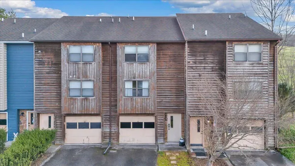 $184,900 | 2615 Glade Drive Southeast, Christiansburg, VA 24073