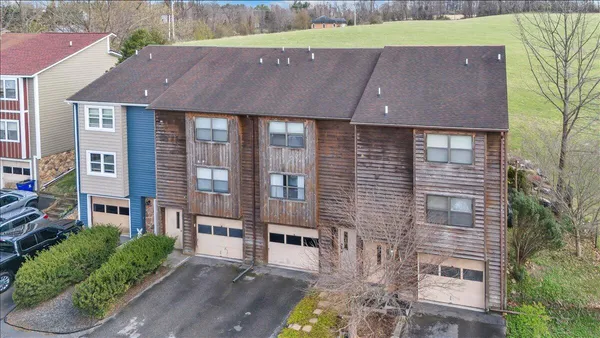 $184,900 | 2615 Glade Drive Southeast, Christiansburg, VA 24073