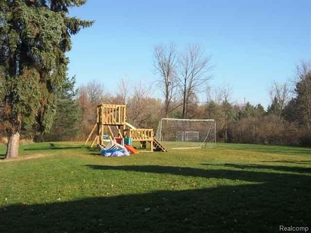 11477 34 Mile Road Romeo, MI 48065 - Photo 19 of 21 Back yard.jpg