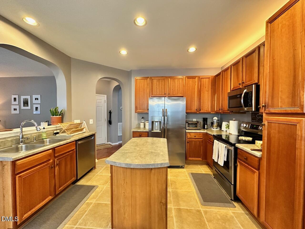 8400 Flat Keystone Drive Raleigh, NC 27613 - Photo 7 of 28 IMG_9980