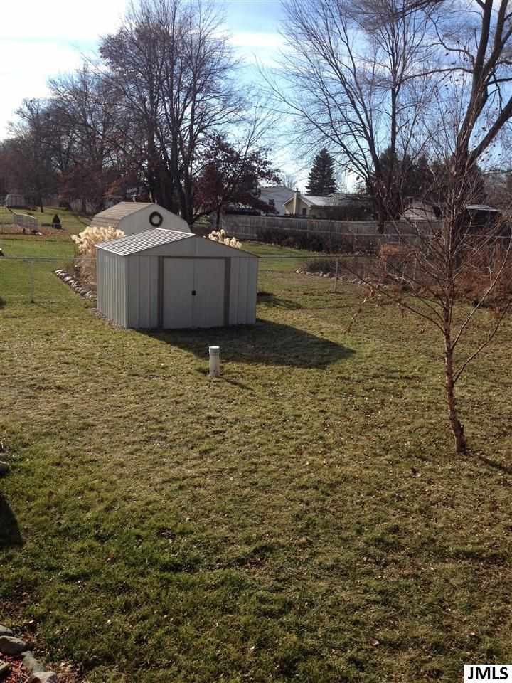 1304 Catsyl Road, Unit 2 Jackson, MI 49203 - Photo 3 of 18 Photo 3