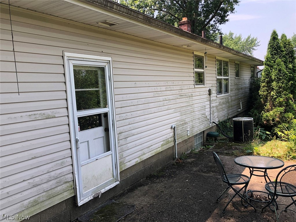 6211 Dodge Road Southwest Canton, OH 44706 - Photo 3 of 4 Gallery Image 3