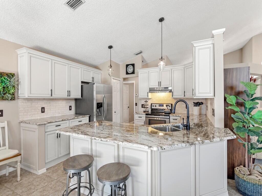 532 Southeast Cliff Road Port St. Lucie, FL 34984 - Photo 10 of 43 remodeled