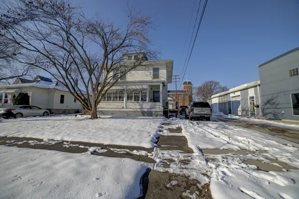 $74,900 | 215 South 3rd Street, Watseka, IL 60970