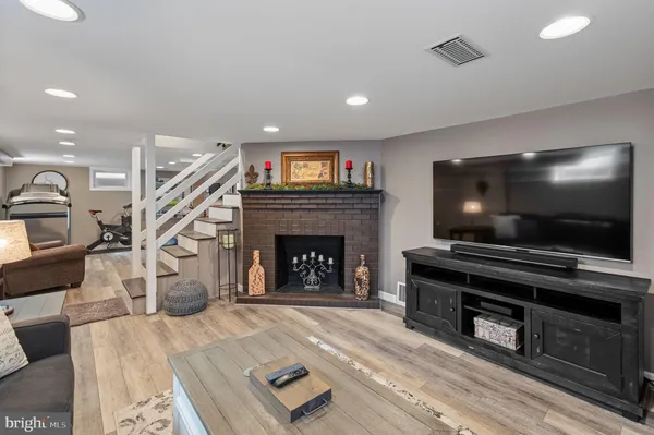 $649,900 | 11 East 14th Street, Frederick, MD 21701