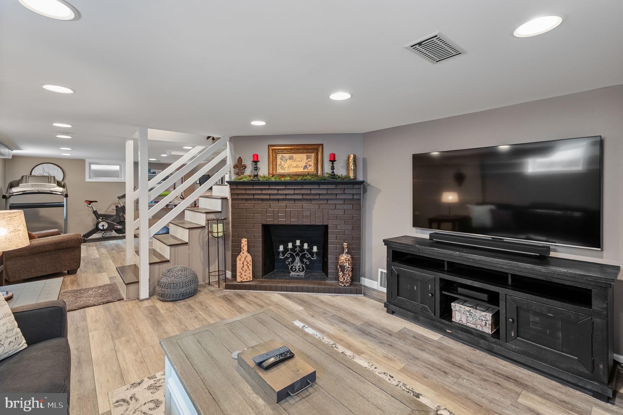 11 East 14th Street Frederick, MD 21701 - Photo 46 of 94 custom lighting (tv conveys)