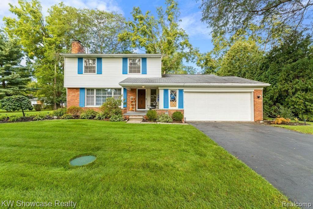 7122 Springridge Road West Bloomfield, MI 48322 - Photo 1 of 36