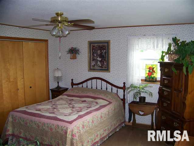 5816 Telegraph Road Davenport, IA 52804 - Photo 6 of 9 Gallery Image 6