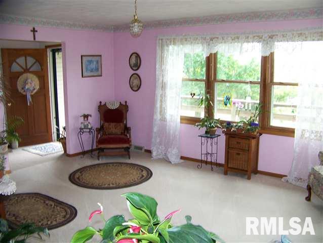 5816 Telegraph Road Davenport, IA 52804 - Photo 7 of 9 Gallery Image 7