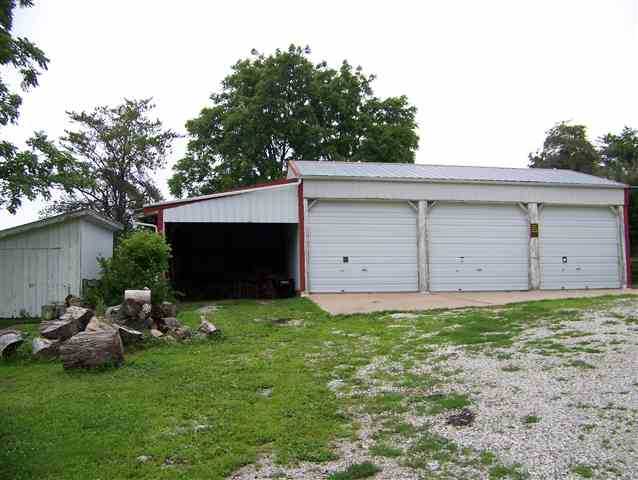 5816 Telegraph Road Davenport, IA 52804 - Photo 8 of 9 Gallery Image 8