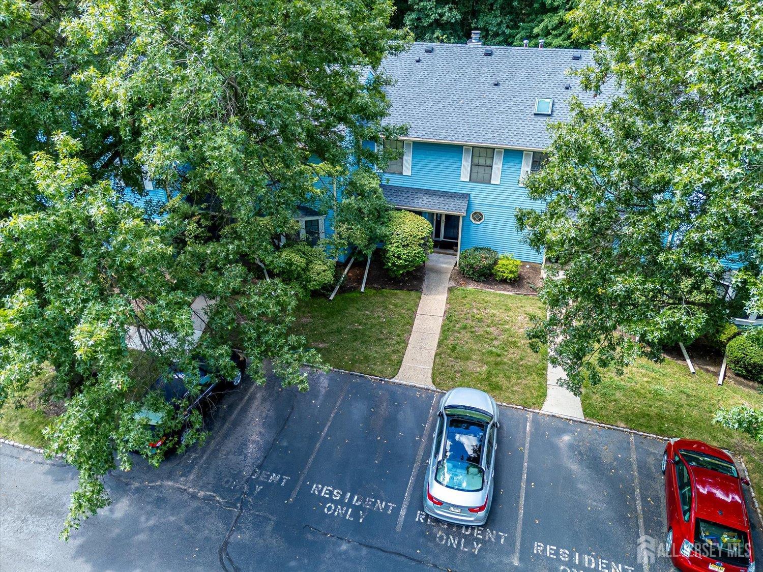 1303 Timber Oaks Road Edison, NJ 08820 - Photo 9 of 16 Gallery Image 9
