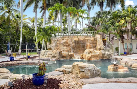 $5,499,000 | 0 7245 Southwest 104th Street, Pinecrest, FL 33156