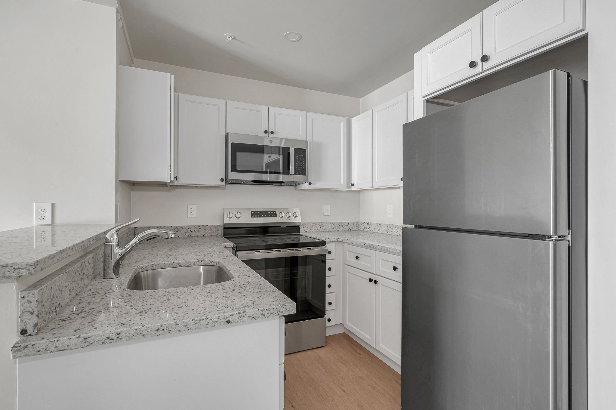 131 Perry Street, Unit 403 Lowell, MA 01852 - Photo 3 of 26 Gallery Image 3