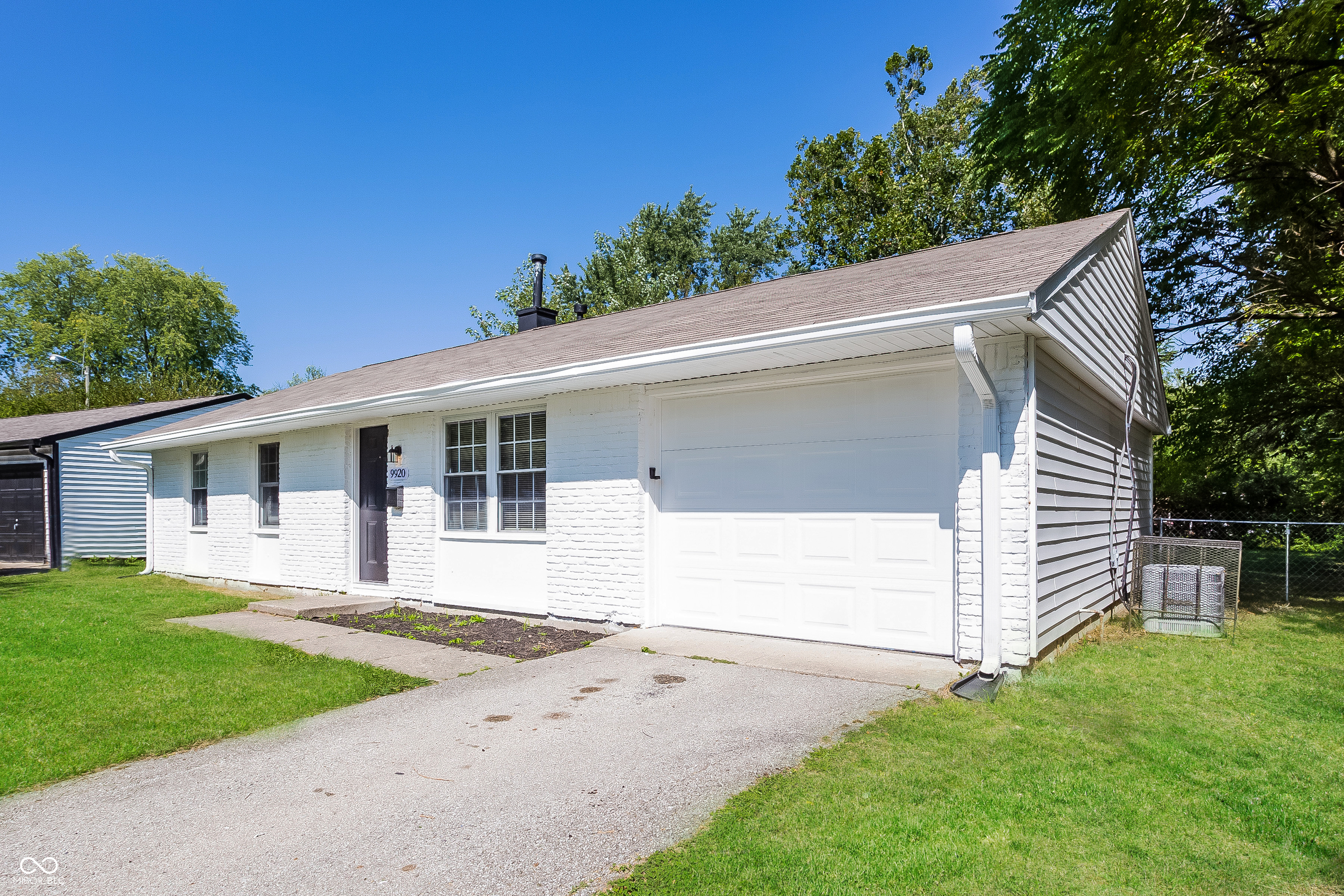 9920 Montery Road Indianapolis, IN 46235 - Photo 2 of 16