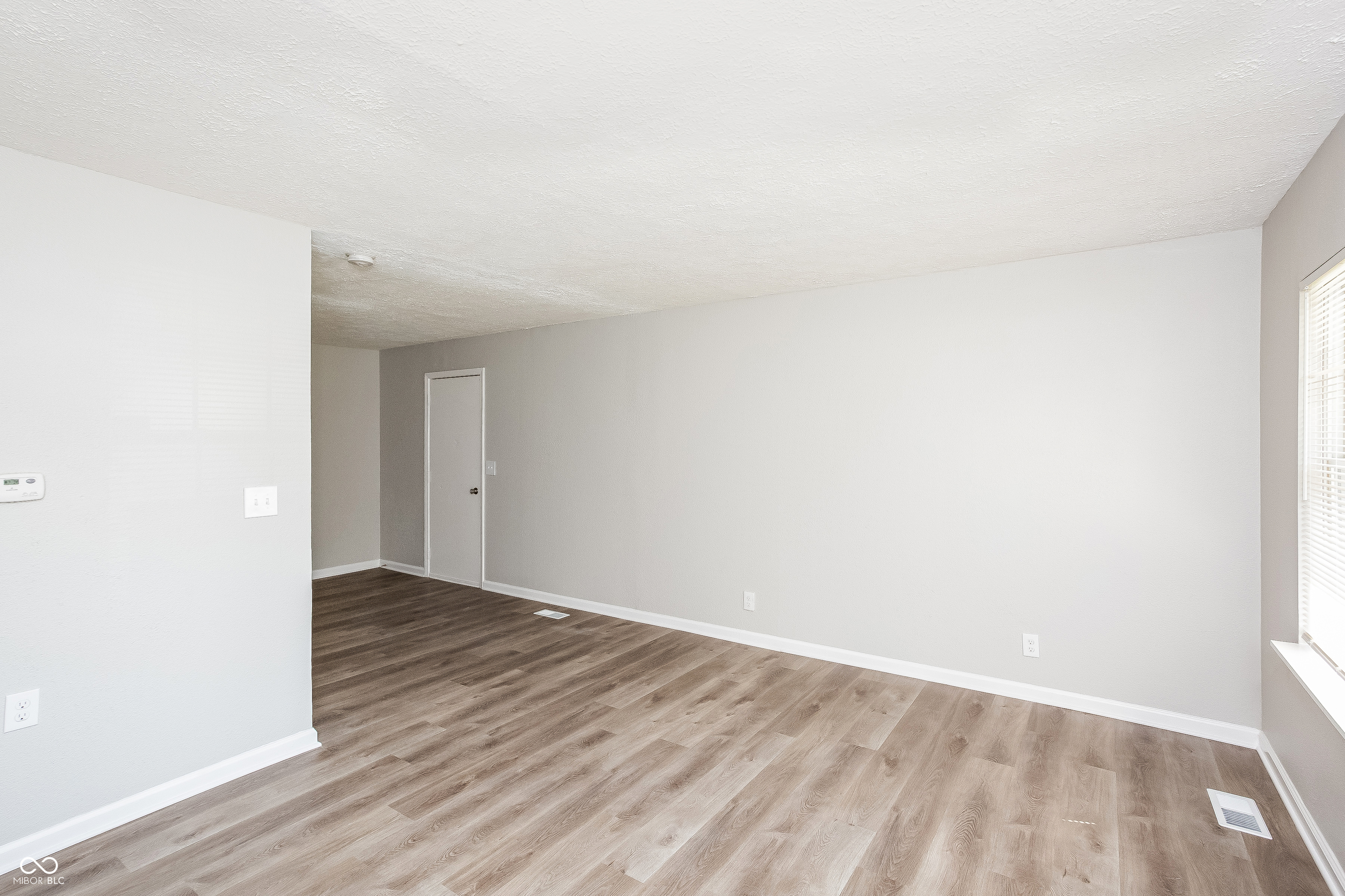 9920 Montery Road Indianapolis, IN 46235 - Photo 3 of 16