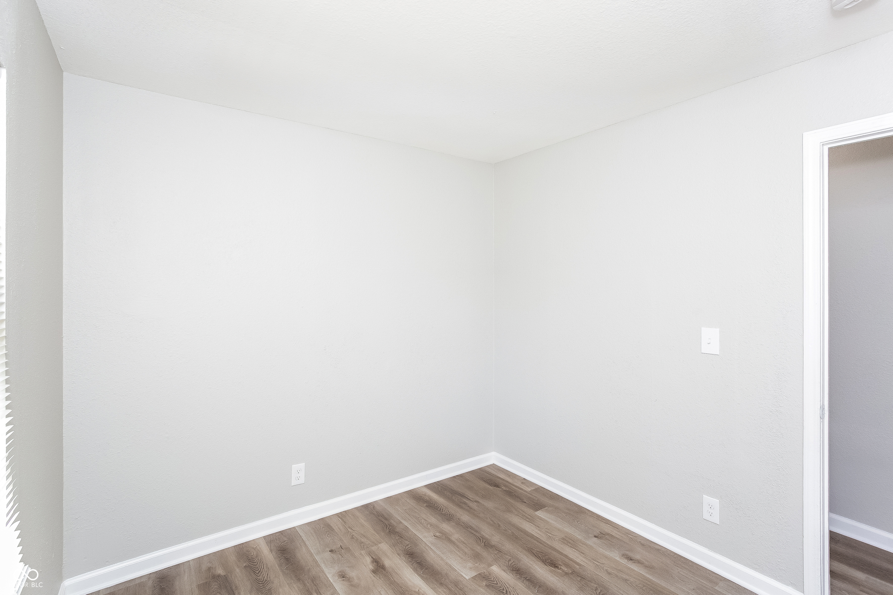 9920 Montery Road Indianapolis, IN 46235 - Photo 4 of 16