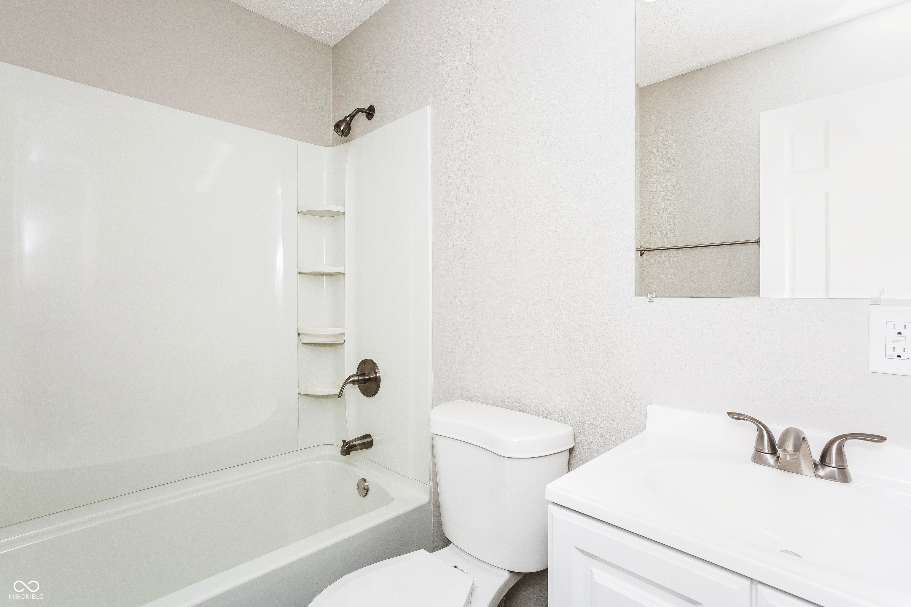 9920 Montery Road Indianapolis, IN 46235 - Photo 9 of 16