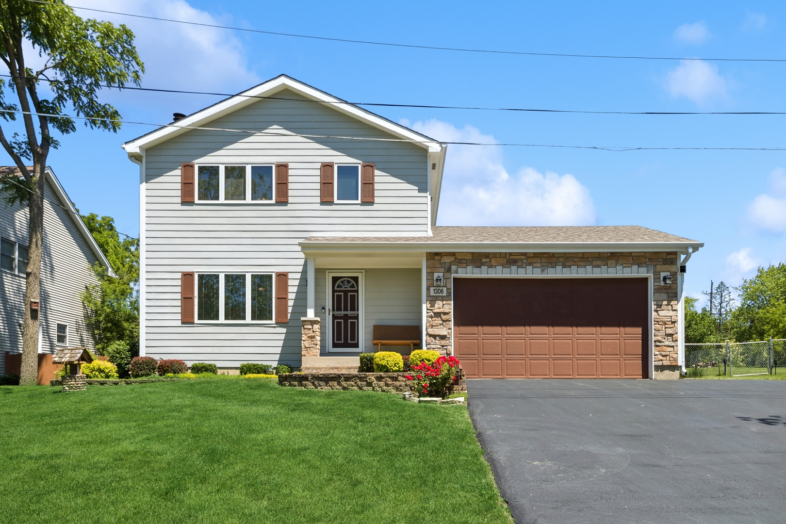 1306 West Hill Road Palatine, IL 60067 - Photo 1 of 15 Gallery Image 1