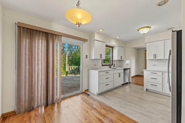 $3,500 | 62 East Fox Hill Drive, Buffalo Grove, IL 60089