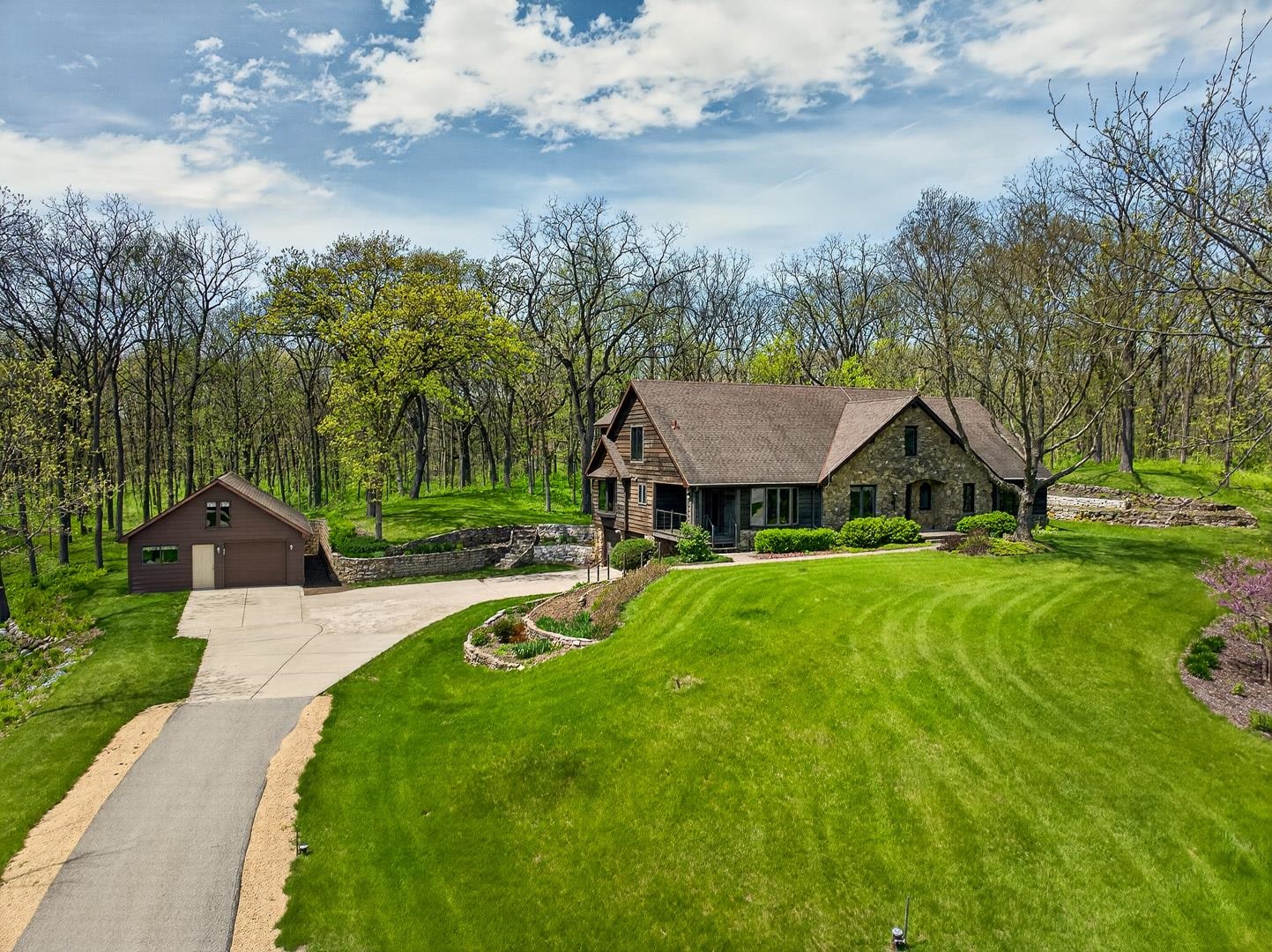 4802 Country Meadows Road Brooklyn, WI 53521 - Photo 4 of 89
