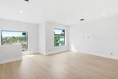 $3,224,850 | 213 Northeast 9th Street, Delray Beach, FL 33444