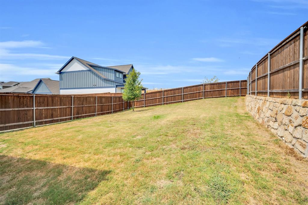 10912 Rochelle Court Midlothian, TX 76065 - Photo 33 of 36