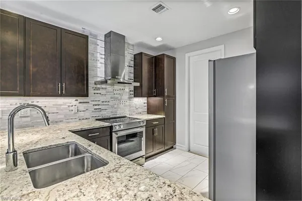 $2,650 | 7841 Bristol Circle, Naples, FL 34120