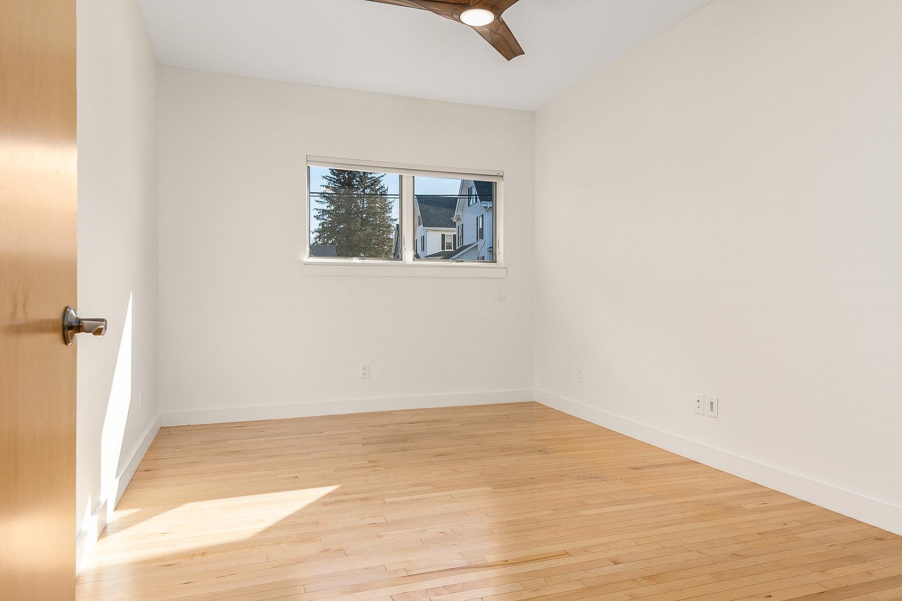 677 Dennett Street, Unit 1 Portsmouth, NH 03801 - Photo 14 of 27