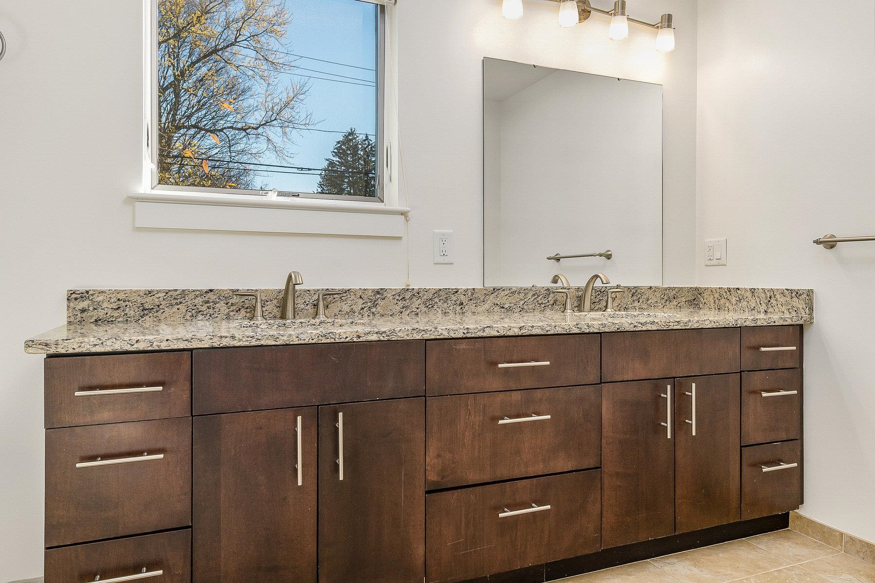 677 Dennett Street, Unit 1 Portsmouth, NH 03801 - Photo 18 of 27