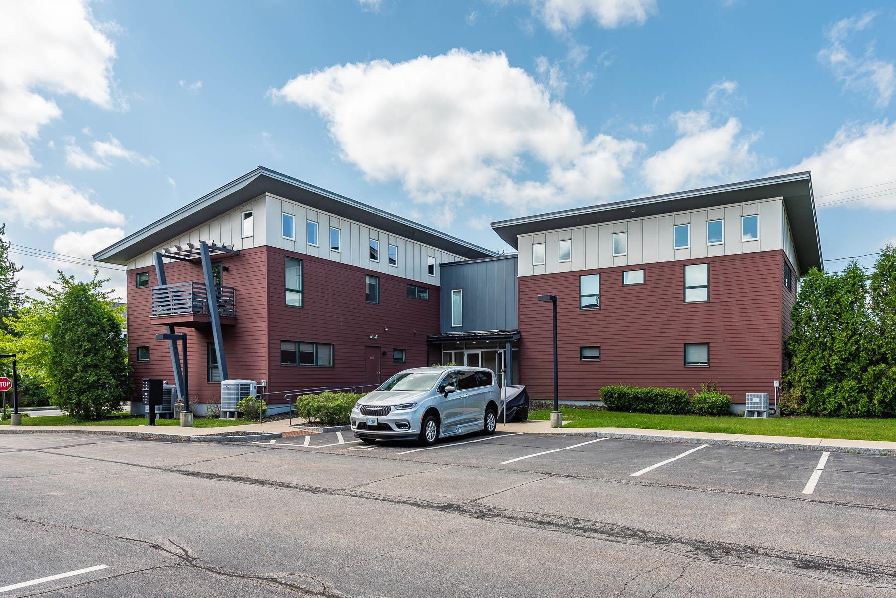 677 Dennett Street, Unit 1 Portsmouth, NH 03801 - Photo 2 of 27